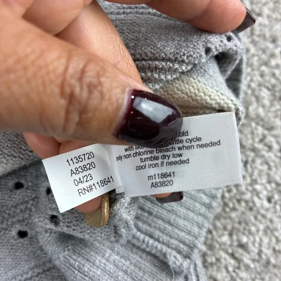 Lane Bryant Women's V-Neck Striped Short Sleeve Sweater Top Gray White 22/24 - Picture 3 of 8